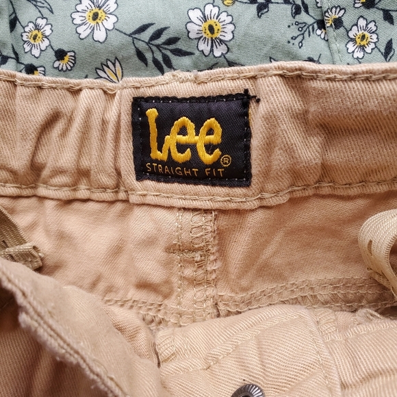 𝅺LEE khaki pants size 2T button down green floral print shirt 2pc set - Picture 4 of 6